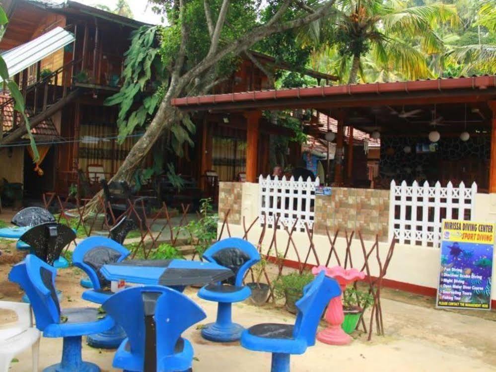 Dinu'S Resort Talaramba Exterior photo