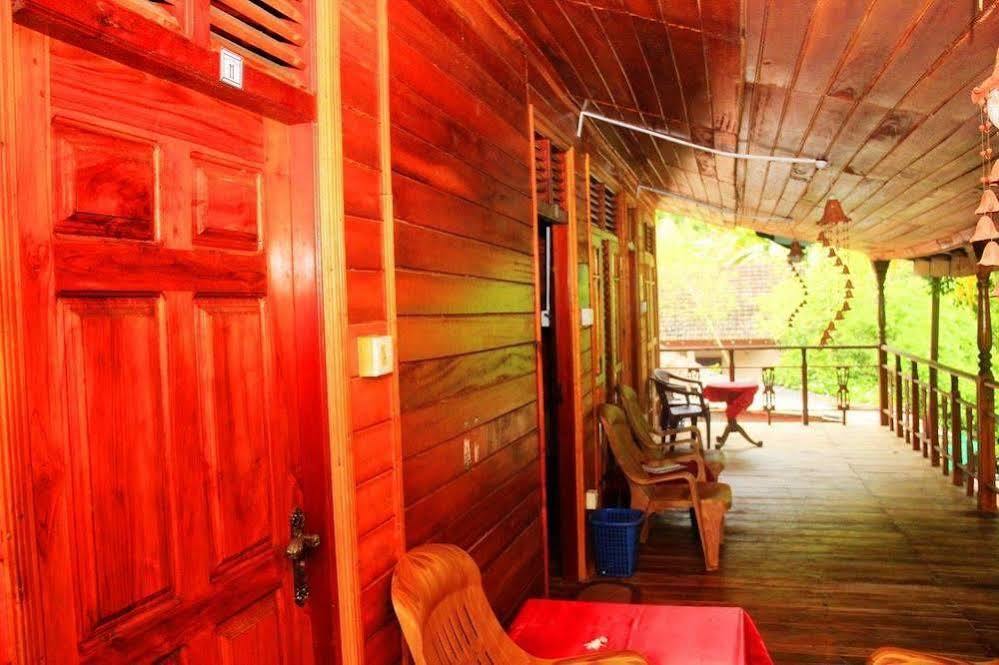 Dinu'S Resort Talaramba Exterior photo
