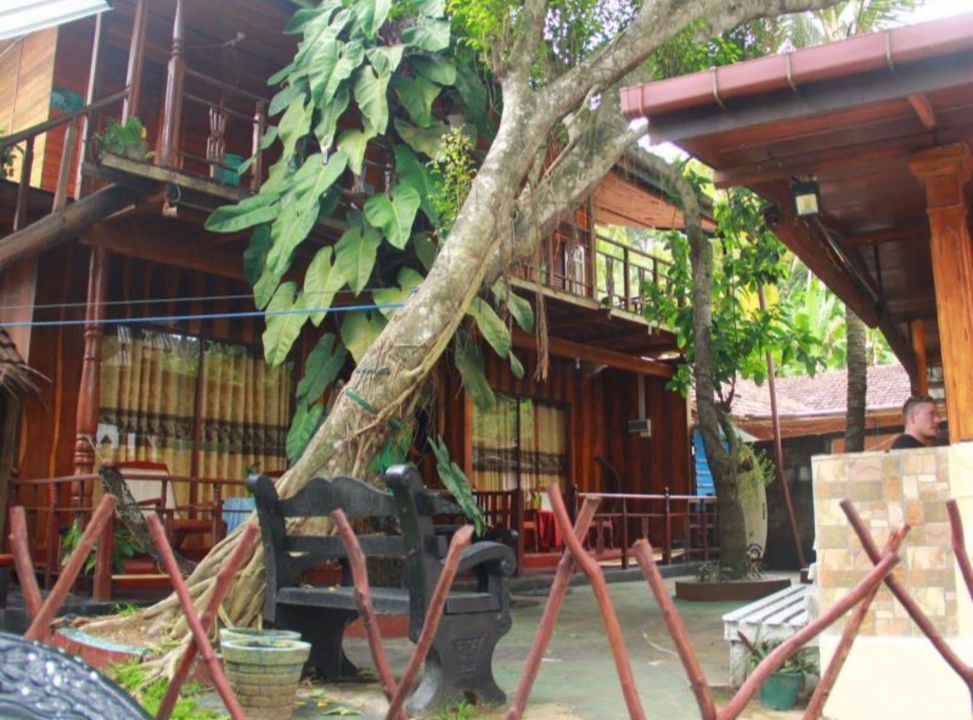 Dinu'S Resort Talaramba Exterior photo